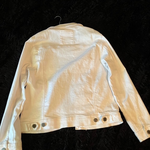 White jacket - Picture 3 of 3